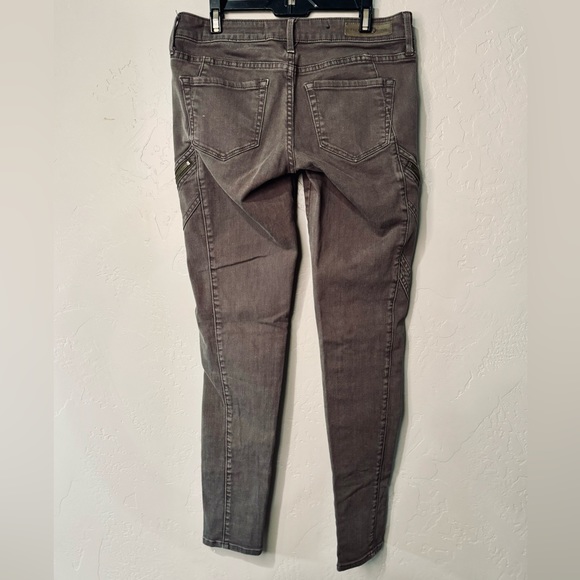 Treasure & Bond Low-Waisted Jeans in Earth (Olive Green/Brown) SZ 25 - EUC - Picture 3 of 16